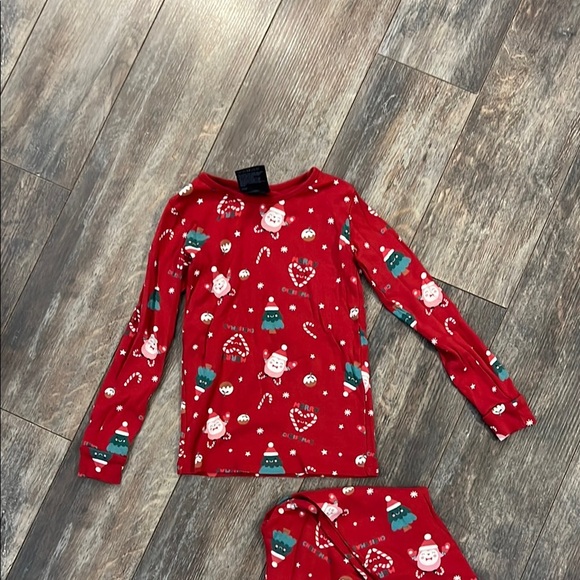 H&M Red and Green Pajama Set - Picture 2 of 9